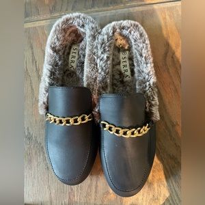 Gorgeous fur lined shoes. Sz. 7. Brand new.